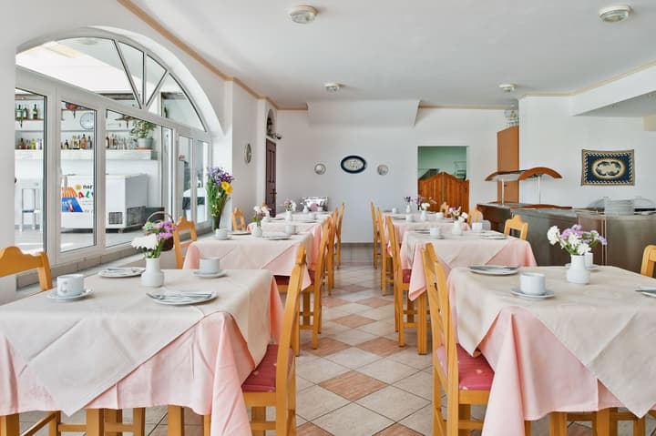 Hotel Makarios