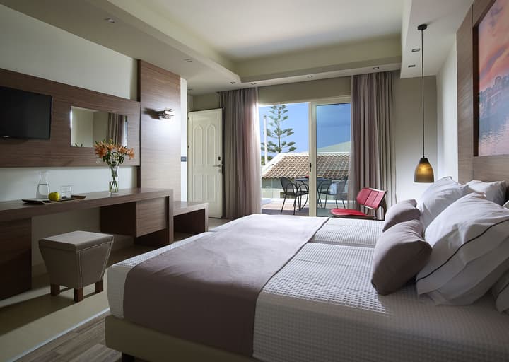 Elotis Suites
