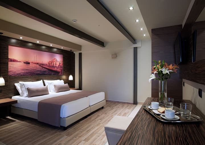 Elotis Suites