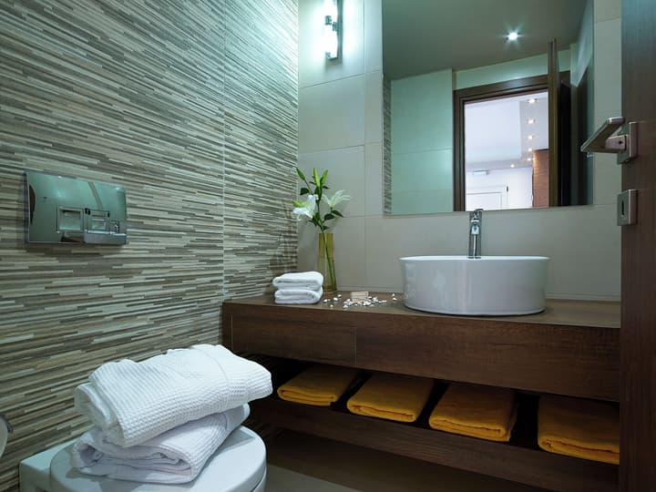 Elotis Suites