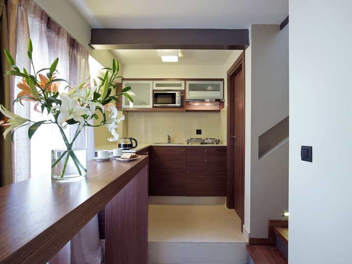 Elotis Suites