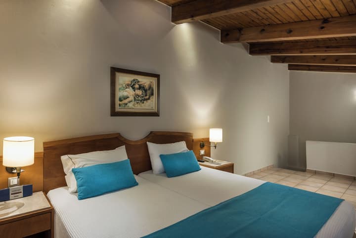 Elotis Suites
