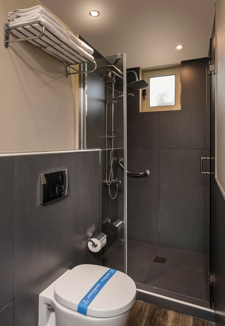 Elotis Suites
