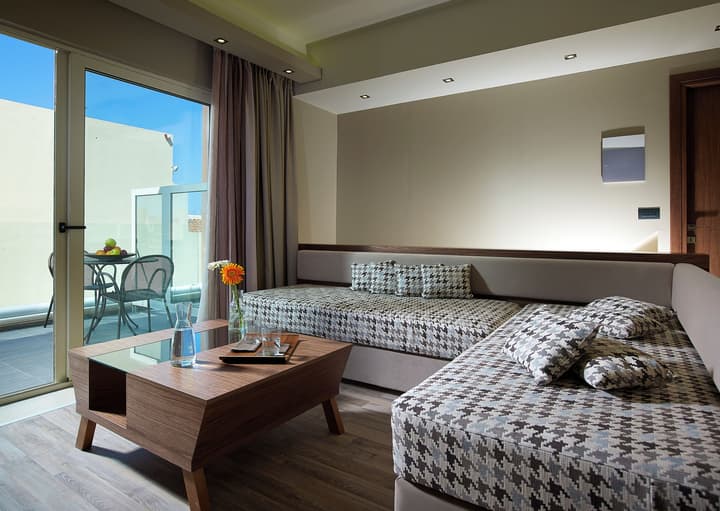 Elotis Suites