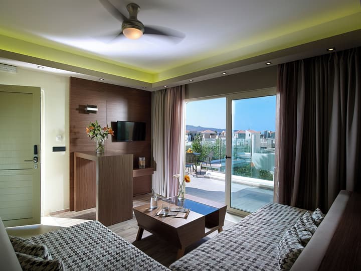 Elotis Suites