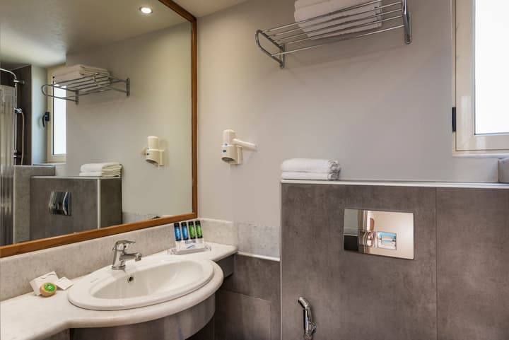 Elotis Suites