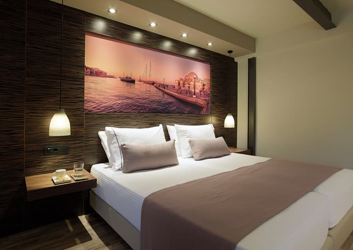 Elotis Suites