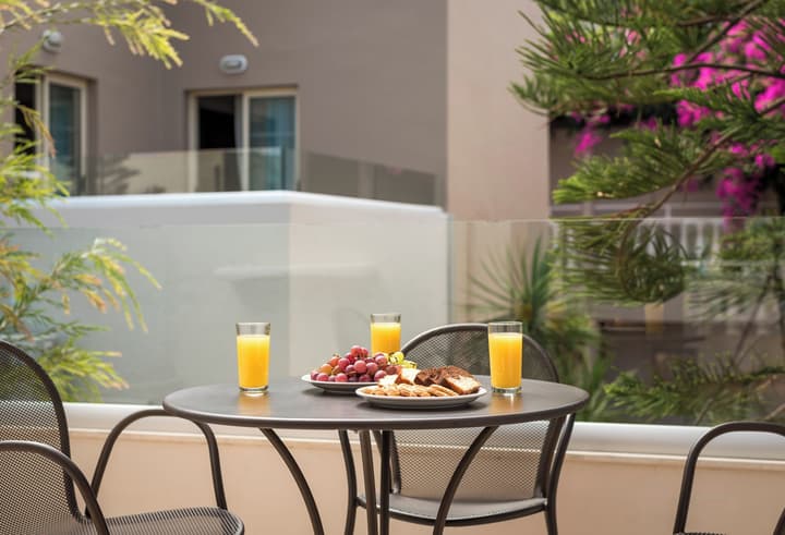 Elotis Suites