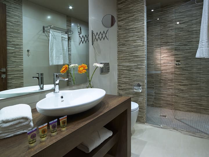 Elotis Suites