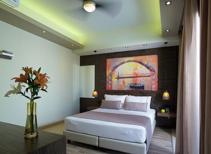 Elotis Suites