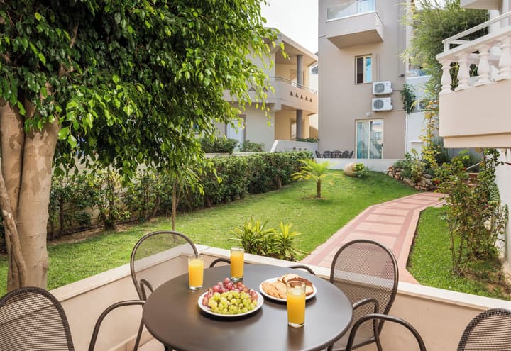 Elotis Suites