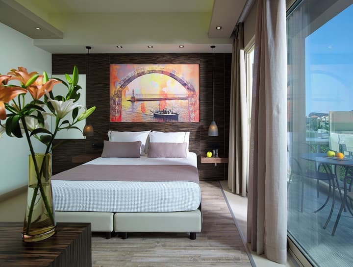 Elotis Suites