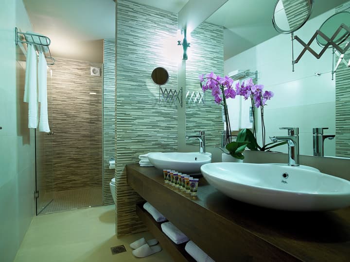 Elotis Suites