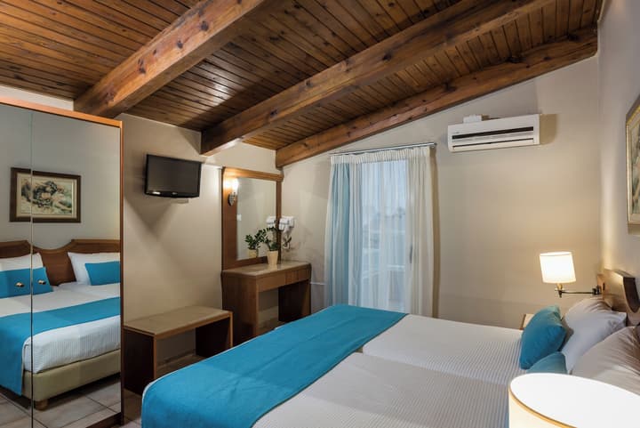 Elotis Suites
