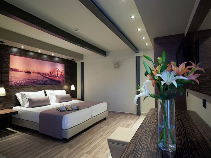 Elotis Suites