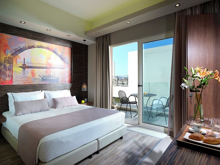 Elotis Suites