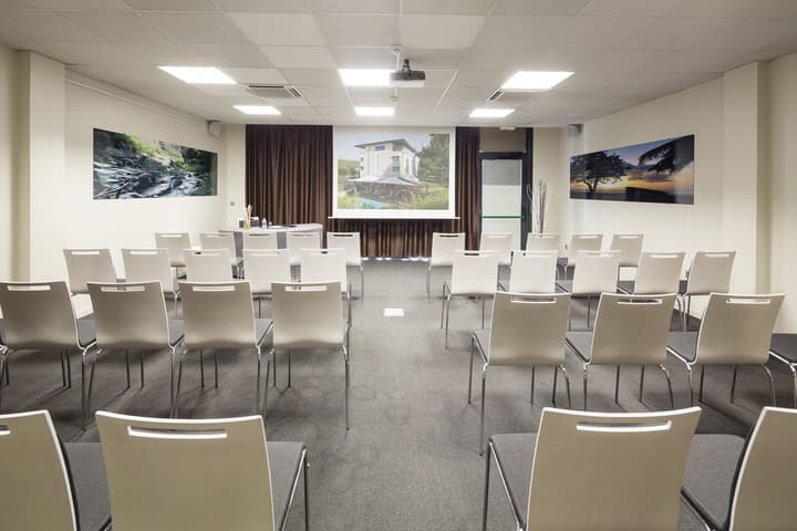 Mercure Aix-en-Provence La Duranne Gare TGV