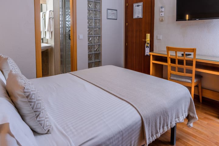 Hotel Serrano