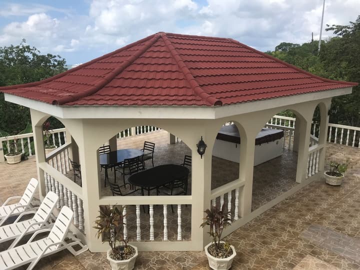 Retreat Guesthouse Luxury Suites