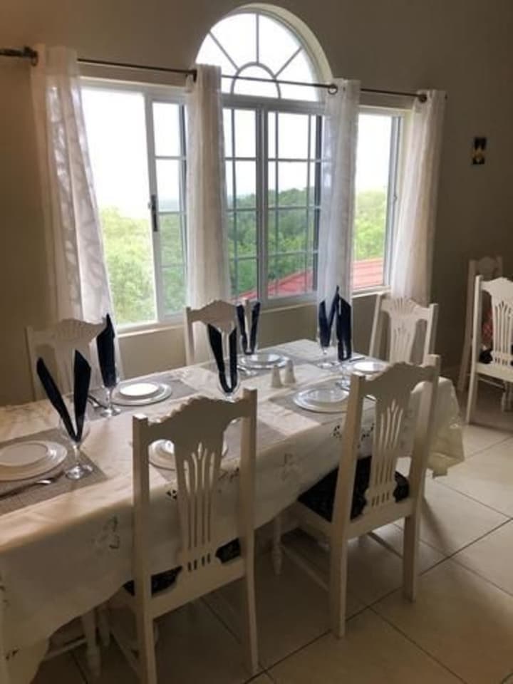 Retreat Guesthouse Luxury Suites