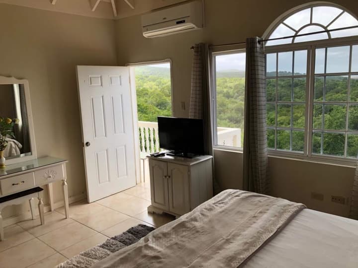Retreat Guesthouse Luxury Suites