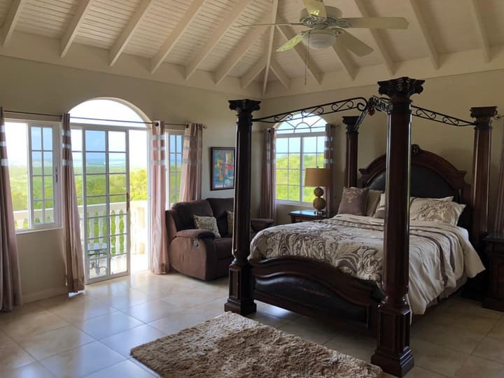 Retreat Guesthouse Luxury Suites