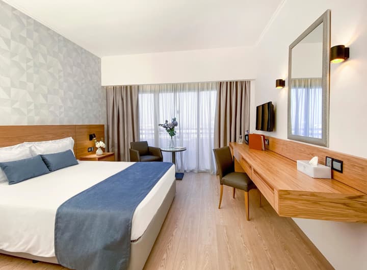 Ajax Hotel
