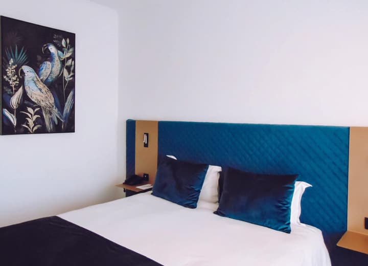 Ajax Hotel