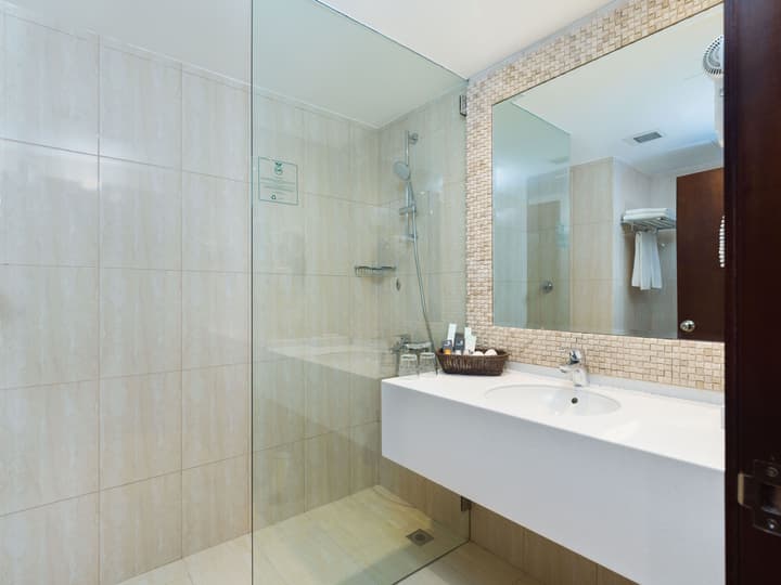 Al Falaj Hotel