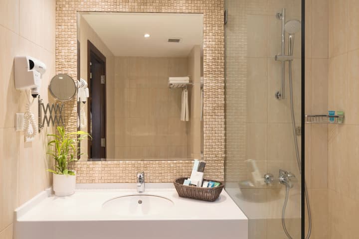 Al Falaj Hotel