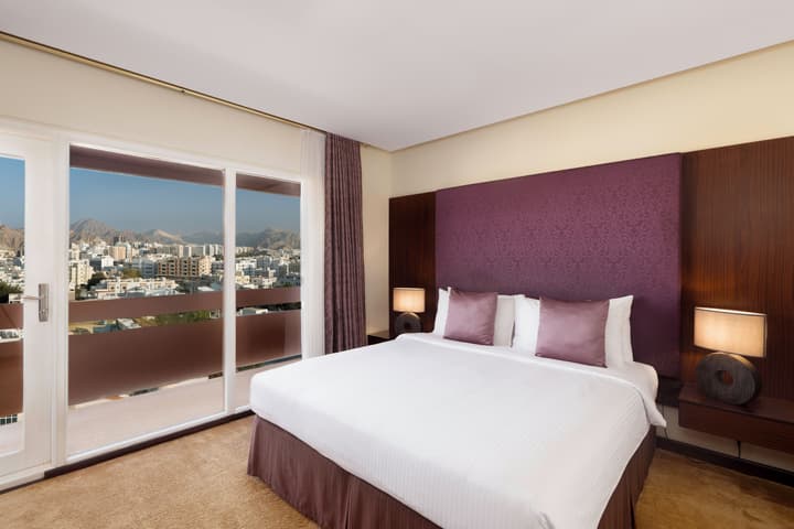 Al Falaj Hotel