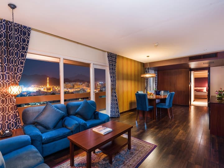 Al Falaj Hotel
