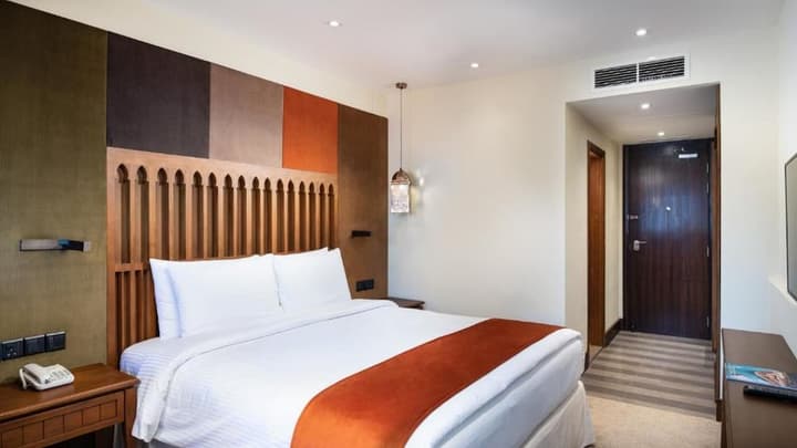 Al Falaj Hotel