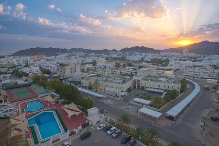 Al Falaj Hotel