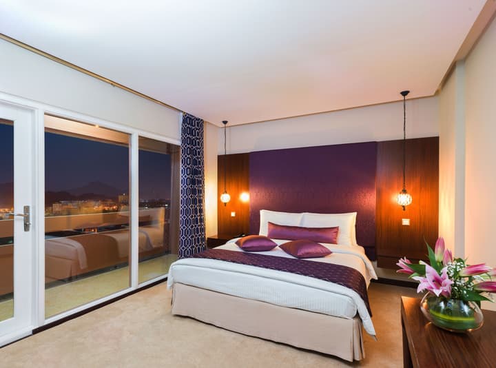 Al Falaj Hotel