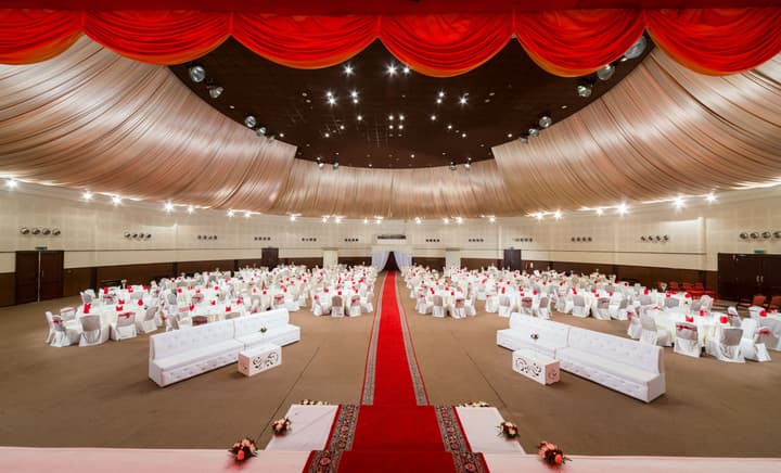 Al Falaj Hotel