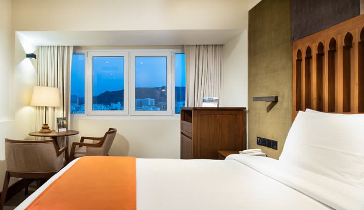 Al Falaj Hotel