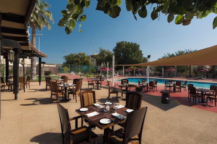 Al Falaj Hotel