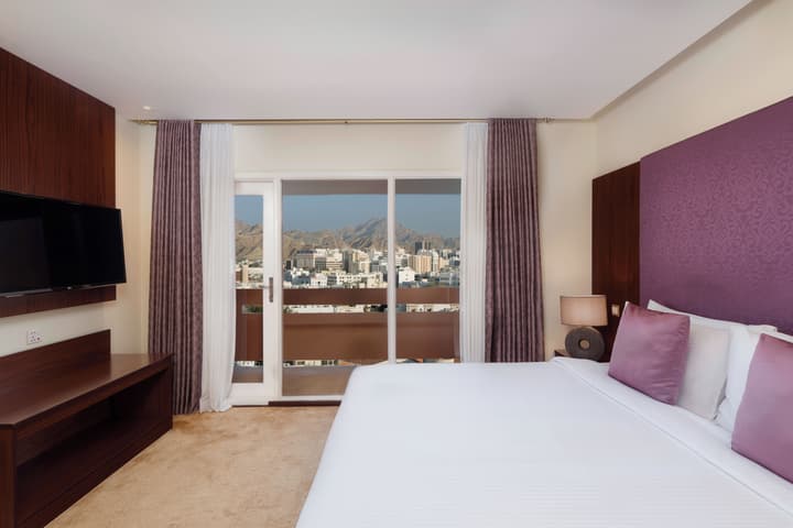 Al Falaj Hotel