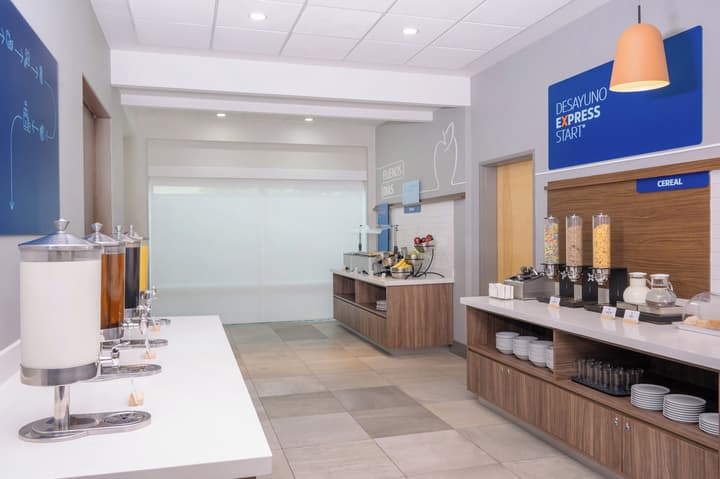 Holiday Inn Express & Suites Monterrey Aeropuerto by IHG