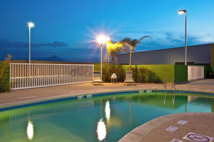 Holiday Inn Express & Suites Monterrey Aeropuerto by IHG