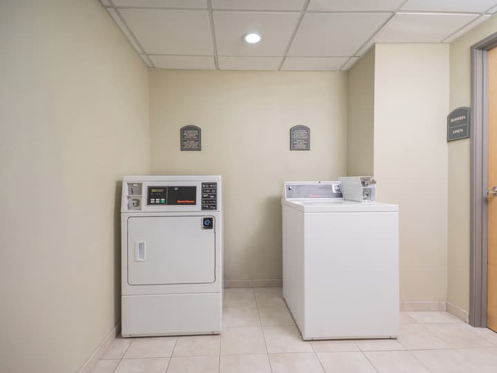 Holiday Inn Express & Suites Monterrey Aeropuerto by IHG