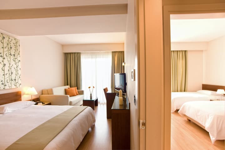 Pharae Palace Hotel