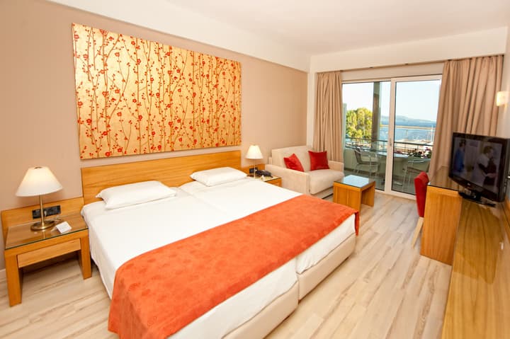 Pharae Palace Hotel