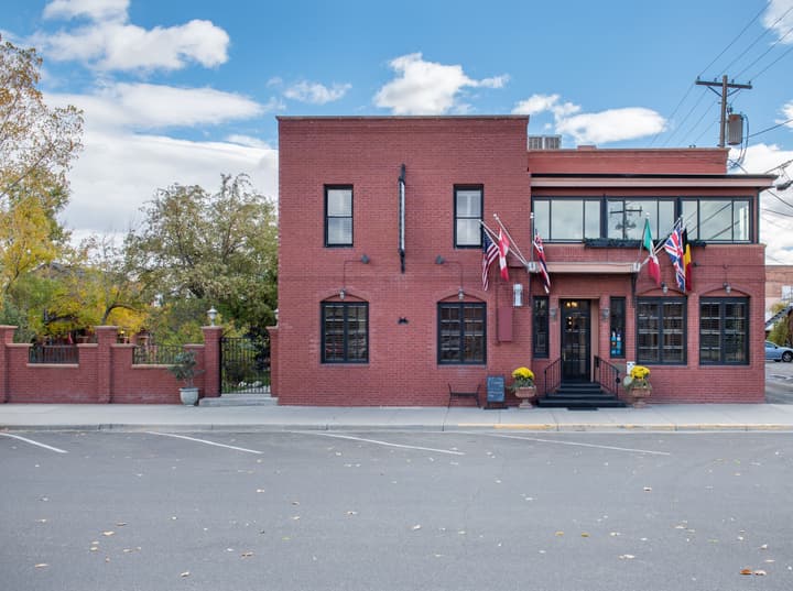 Chamberlin Inn Cody