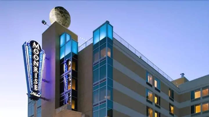 Moonrise Hotel