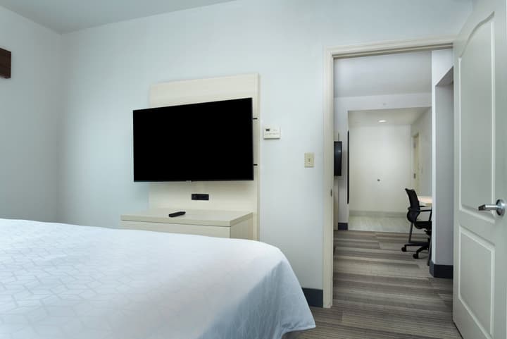 Holiday Inn Express & Suites, International Drive by IHG