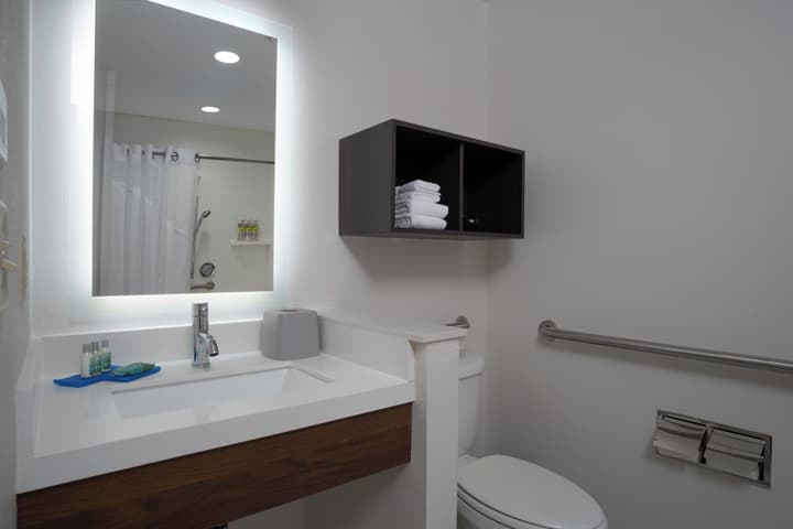 Holiday Inn Express & Suites, International Drive by IHG