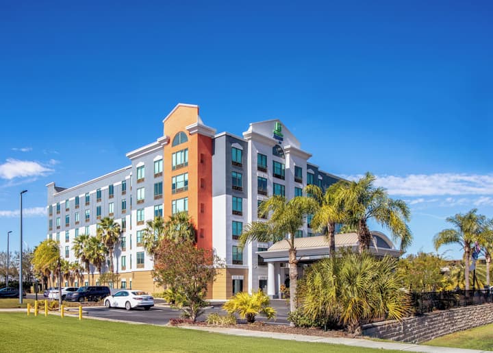 Holiday Inn Express & Suites, International Drive by IHG