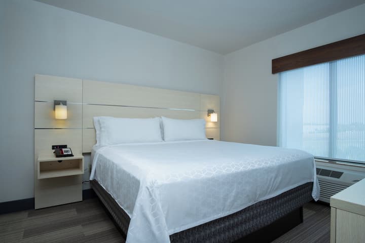 Holiday Inn Express & Suites, International Drive by IHG